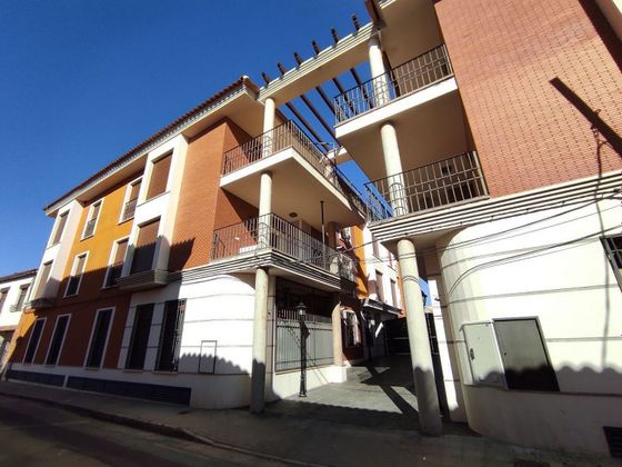 Foto 1 de Venta de piso en Membrilla de 3 habitaciones con terraza y garaje