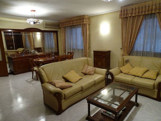 Foto 1 de Casa en venta en Manzanares de 5 habitaciones con terraza y muebles