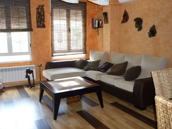 Foto 1 de Piso en venta en Manzanares de 2 habitaciones con garaje y aire acondicionado