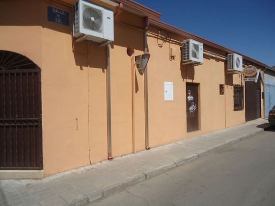 Foto 2 de Local en venda a Manzanares amb aire acondicionat
