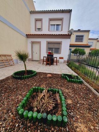 Foto 1 de Casa en venta en Manzanares de 3 habitaciones con terraza y jardín