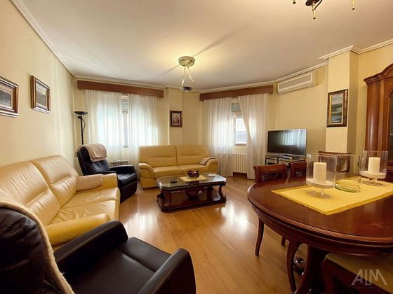 Foto 1 de Piso en venta en Manzanares de 5 habitaciones con garaje y aire acondicionado