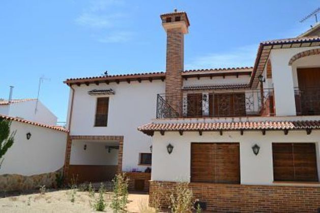 Foto 2 de Casa en venda a Llanos del Caudillo de 5 habitacions amb terrassa i garatge