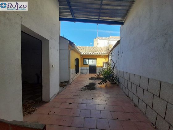Foto 1 de Casa adossada en venda a Puebla de Montalbán (La) de 2 habitacions amb garatge i jardí