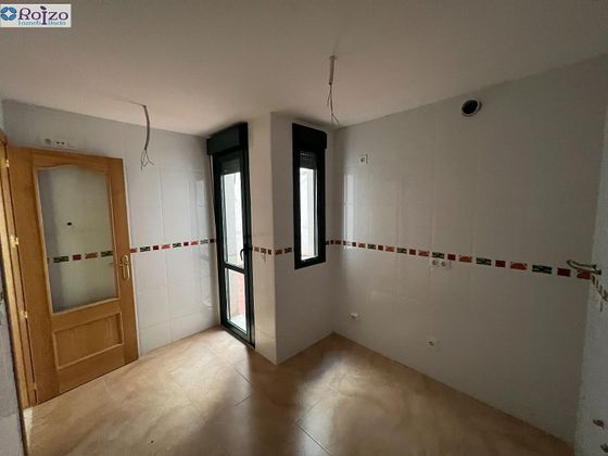 Foto 2 de Venta de piso en calle Fuensalida de 3 habitaciones con garaje y balcón