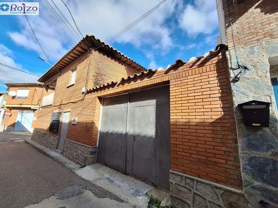 Foto 2 de Xalet en venda a calle Eulogio Jimenez de 6 habitacions amb terrassa i jardí
