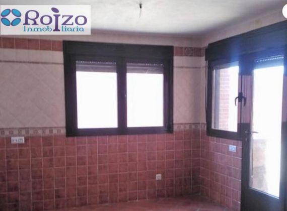 Foto 2 de Casa en venda a Alcabón de 3 habitacions amb garatge i calefacció