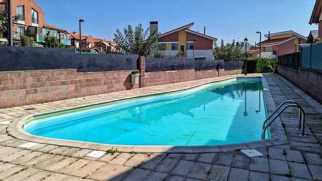 Foto 1 de Piso en venta en Mortera de 2 habitaciones con terraza y piscina