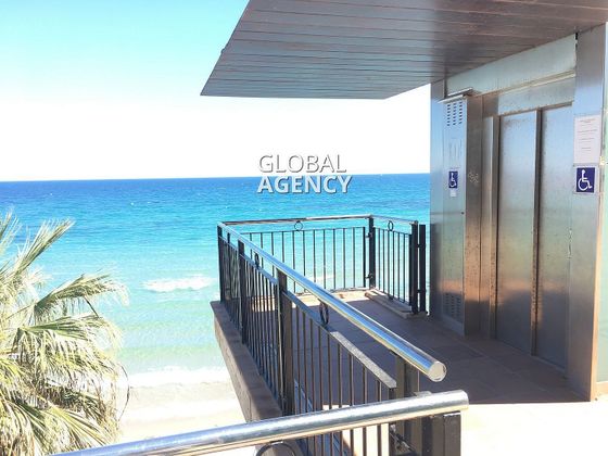 Foto 1 de Chalet en venta en Playa Flamenca - Punta Prima de 5 habitaciones con terraza y garaje
