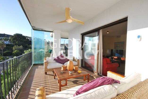 Foto 2 de Pis en venda a Puerto de la Duquesa de 3 habitacions amb terrassa i piscina
