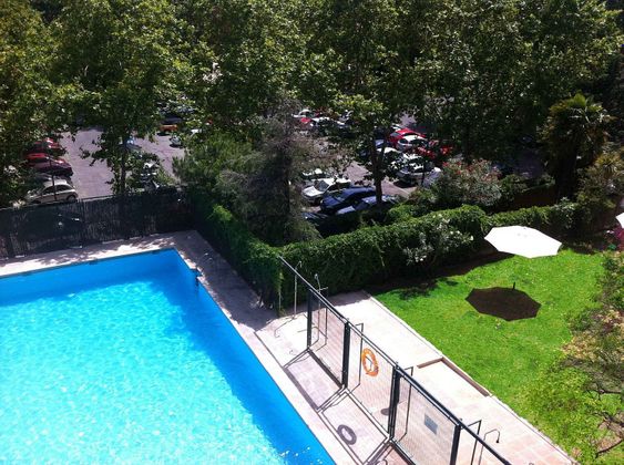 Foto 1 de Venta de piso en Prosperidad de 4 habitaciones con terraza y piscina