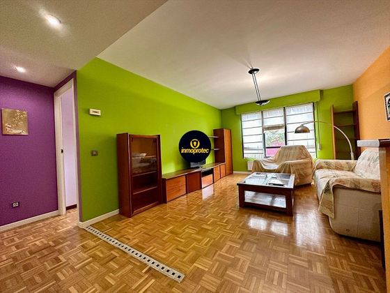 Foto 1 de Pis en venda a Zabalgana - Ariznabarra de 2 habitacions amb terrassa i garatge