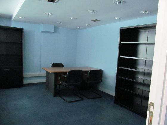 Foto 1 de Alquiler de oficina en Loiu de 180 m²