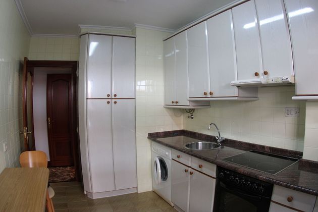 Foto 2 de Pis en venda a Sondika de 3 habitacions amb calefacció i ascensor