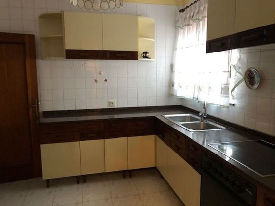 Foto 2 de Pis en venda a Ciudad Naranco de 4 habitacions amb garatge i calefacció