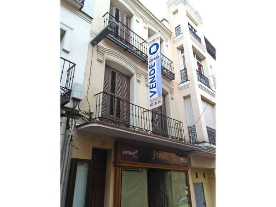 Foto 2 de Edifici en venda a calle Miguel Fluiters de 260 m²