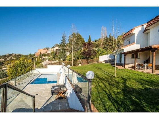 Foto 1 de Xalet en venda a El Clavín-Valdeluz de 6 habitacions amb terrassa i piscina