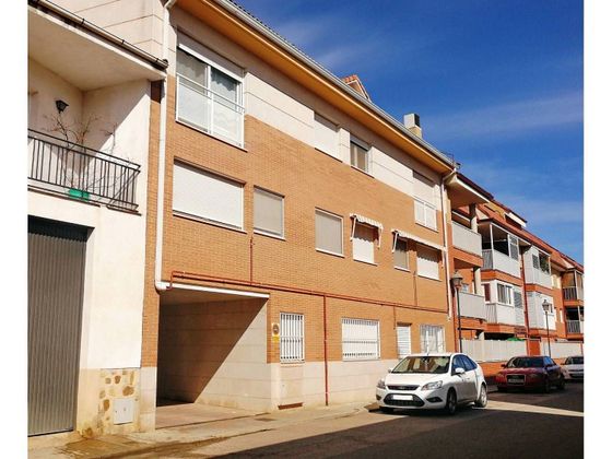 Foto 1 de Dúplex en venda a Yunquera de Henares de 3 habitacions amb garatge i balcó