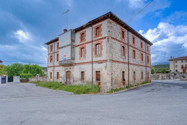 Foto 1 de Xalet en venda a San Millán/Donemiliaga de 16 habitacions amb terrassa i garatge