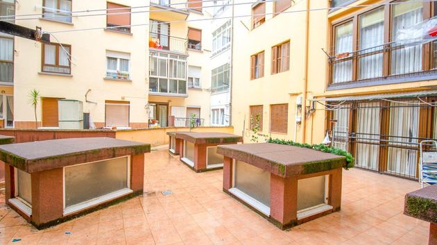 Foto 1 de Piso en venta en Iztieta - Olibet de 3 habitaciones con terraza y calefacción
