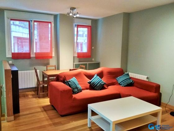 Foto 1 de Piso en venta en Lasarte-Oria de 2 habitaciones con aire acondicionado y calefacción