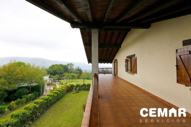Foto 1 de Chalet en venta en Oiartzun de 4 habitaciones con terraza y piscina