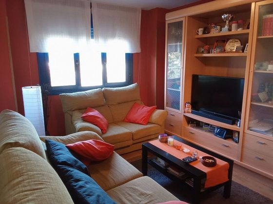 Foto 2 de Venta de piso en Corvera de Asturias de 2 habitaciones con garaje y calefacción