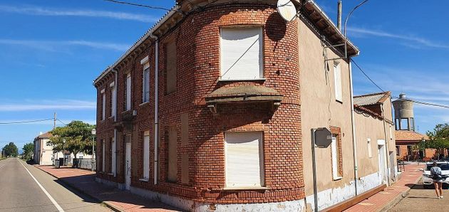 Foto 1 de Casa en venda a Bustillo del Páramo de 4 habitacions amb garatge i calefacció