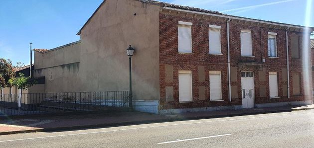 Foto 2 de Casa en venda a Bustillo del Páramo de 4 habitacions amb garatge i calefacció