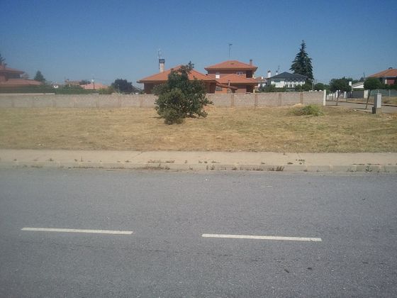 Foto 2 de Venta de terreno en Villadangos del Páramo de 945 m²