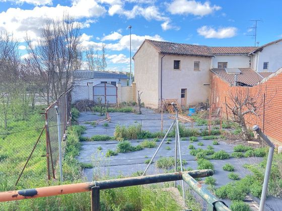Foto 1 de Xalet en venda a Onzonilla de 5 habitacions amb terrassa i garatge
