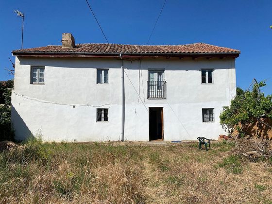 Foto 1 de Casa en venta en La Vega - Oteruelo de 4 habitaciones con terraza