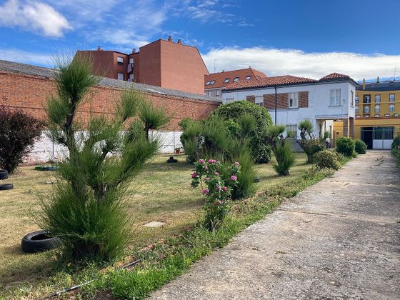 Foto 2 de Xalet en venda a La Vega - Oteruelo de 5 habitacions amb garatge i jardí