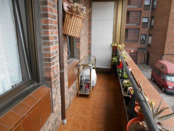 Foto 2 de Venta de piso en Begoña de 3 habitaciones con terraza y calefacción