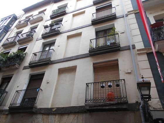 Foto 1 de Piso en venta en Casco Viejo de 3 habitaciones con balcón