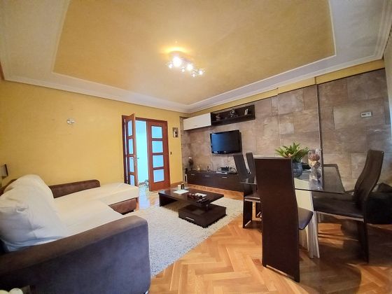 Foto 2 de Piso en venta en Sansomendi - Ali de 3 habitaciones con terraza y garaje