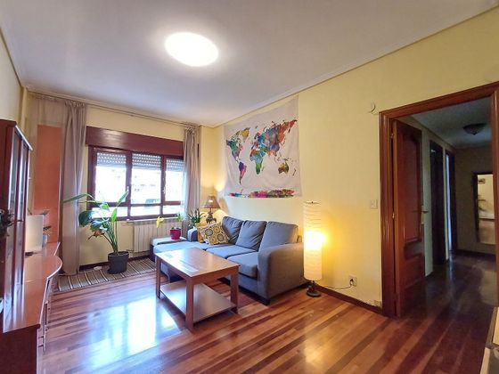 Foto 2 de Pis en venda a Txagorritxu - El Pilar de 3 habitacions amb terrassa i garatge