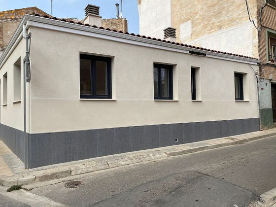 Foto 2 de Casa en venda a calle Castejón de 3 habitacions amb terrassa i garatge
