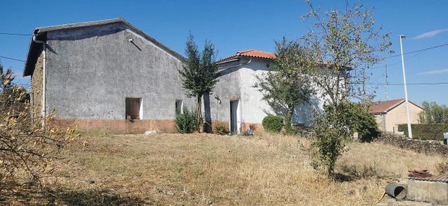 Foto 1 de Venta de casa en avenida De Extremadura de 3 habitaciones con terraza y jardín