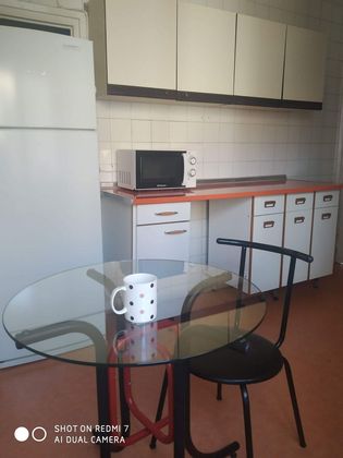 Foto 2 de Pis en lloguer a avenida De Portugal de 4 habitacions amb mobles i calefacció
