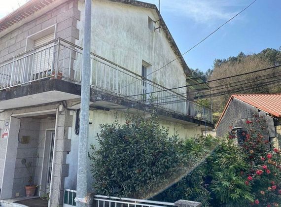 Foto 2 de Casa en venda a Campo Lameiro de 4 habitacions amb terrassa i garatge