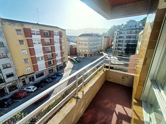 Foto 1 de Venta de piso en Marín de 4 habitaciones con balcón y calefacción