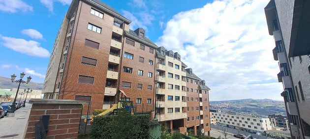 Foto 1 de Venta de piso en calle José María Marcilla de 2 habitaciones con terraza y piscina