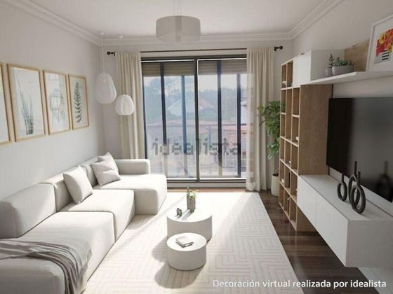 Foto 1 de Piso en venta en Ribeira de 2 habitaciones con terraza y garaje