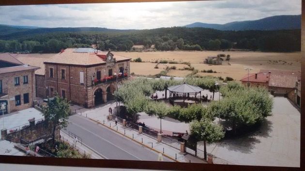 Foto 2 de Casa adossada en venda a Quintanar de la Sierra de 4 habitacions amb calefacció