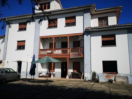 Foto 2 de Casa adossada en venda a Pría-Nueva-Hontoria-Naves de 10 habitacions amb garatge i balcó