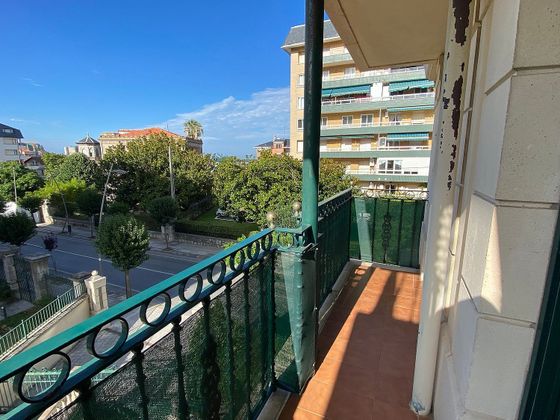 Foto 2 de Pis en lloguer a paseo Menéndez Pelayo de 2 habitacions amb terrassa i garatge