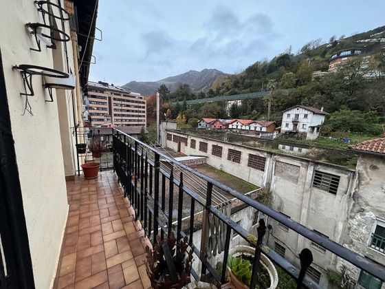Foto 1 de Piso en venta en Tolosa de 4 habitaciones con balcón y calefacción