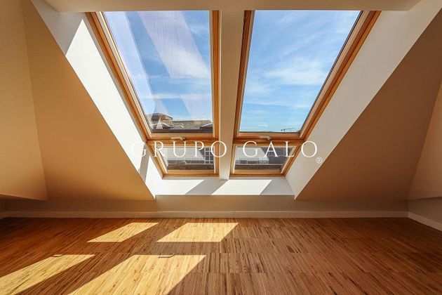 Foto 1 de Àtic en venda a Casco Vello de 3 habitacions amb terrassa i calefacció