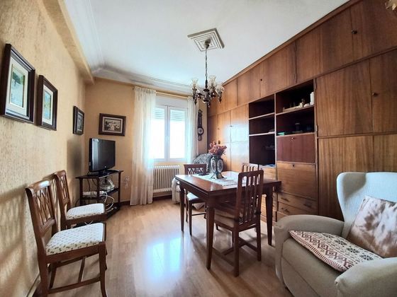 Foto 1 de Piso en venta en Centro - Burgos de 4 habitaciones con calefacción y ascensor